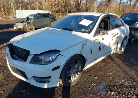 2014 Mercedes-Benz C-Class C 250 Sport из США, поврежденный, VIN WDDGF4HB1EG187151